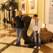 В холле отеля